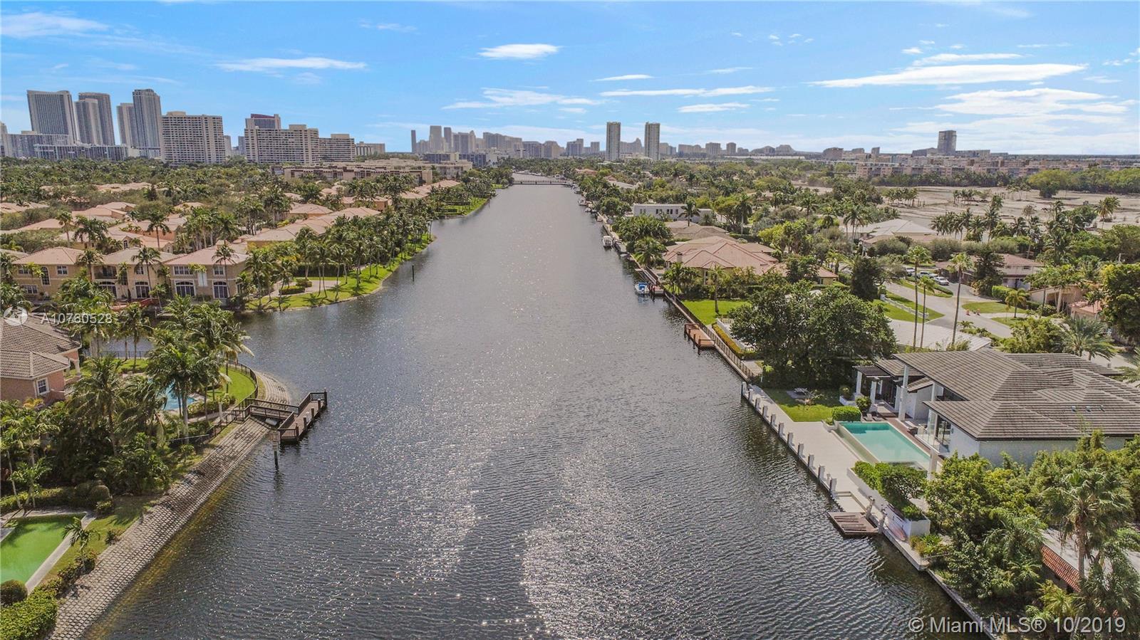 HOLLYWOOD GOLF ESTATES SE - Residential