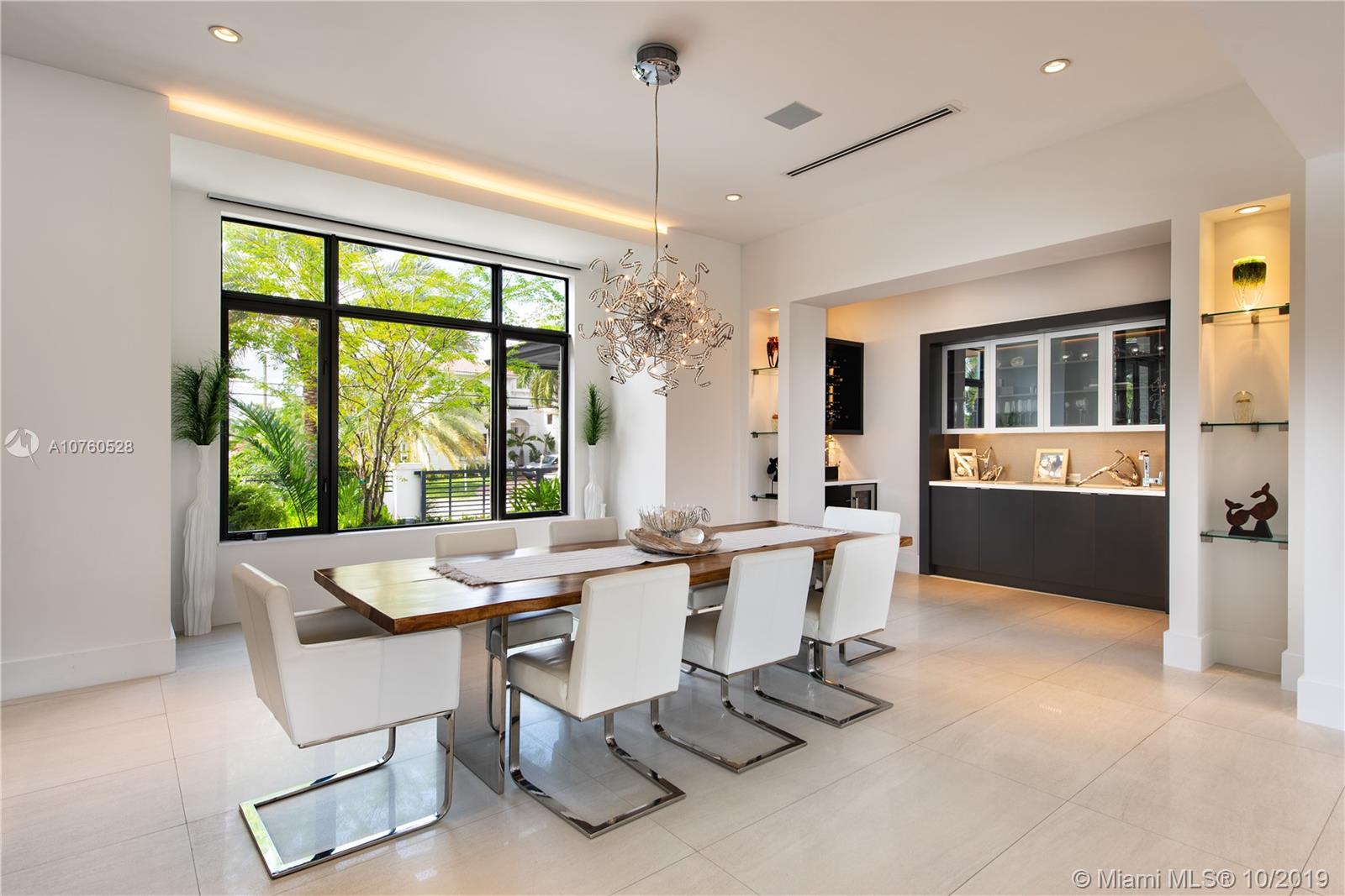 HOLLYWOOD GOLF ESTATES SE - Residential