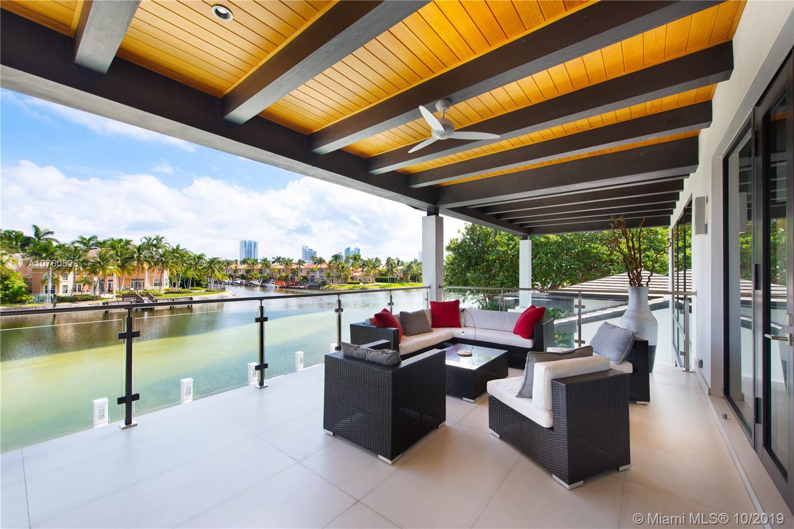 HOLLYWOOD GOLF ESTATES SE - Residential