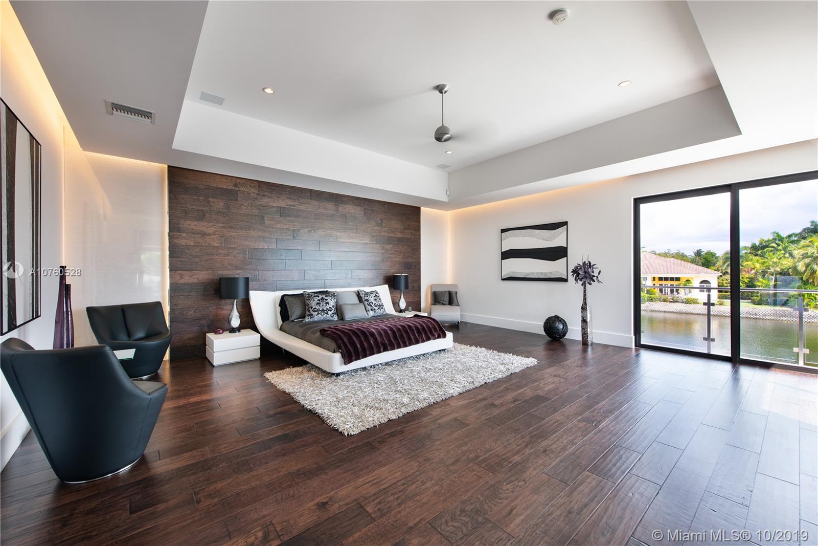 HOLLYWOOD GOLF ESTATES SE - Residential