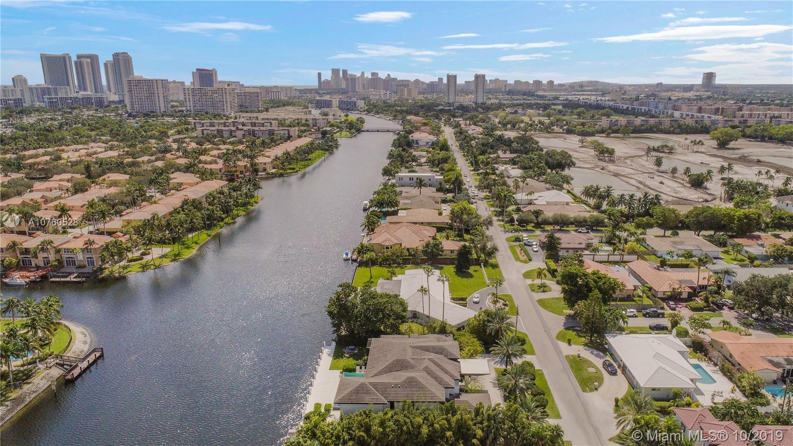 HOLLYWOOD GOLF ESTATES SE - Residential