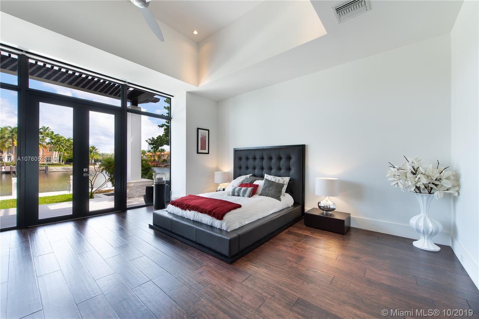 HOLLYWOOD GOLF ESTATES SE - Residential