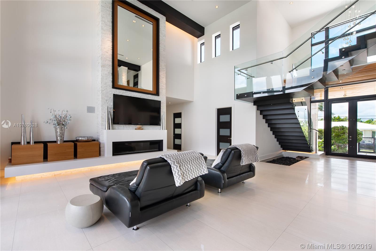 HOLLYWOOD GOLF ESTATES SE - Residential