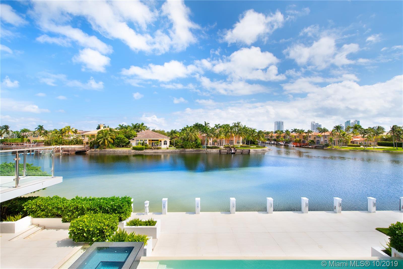 HOLLYWOOD GOLF ESTATES SE - Residential