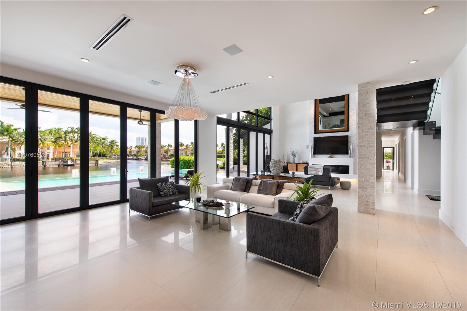 HOLLYWOOD GOLF ESTATES SE - Residential