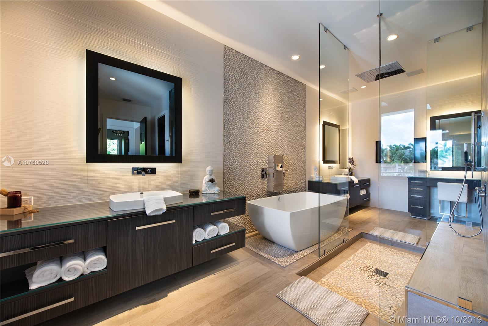 HOLLYWOOD GOLF ESTATES SE - Residential