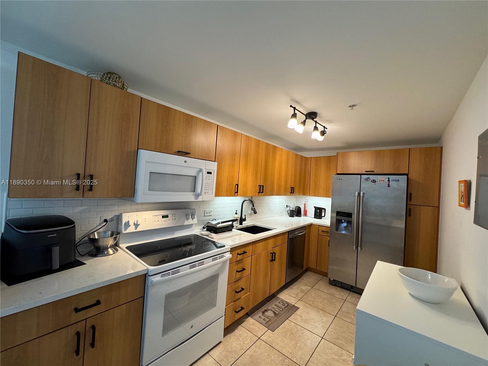 TREASURES ON THE BAY II C - Residential Lease