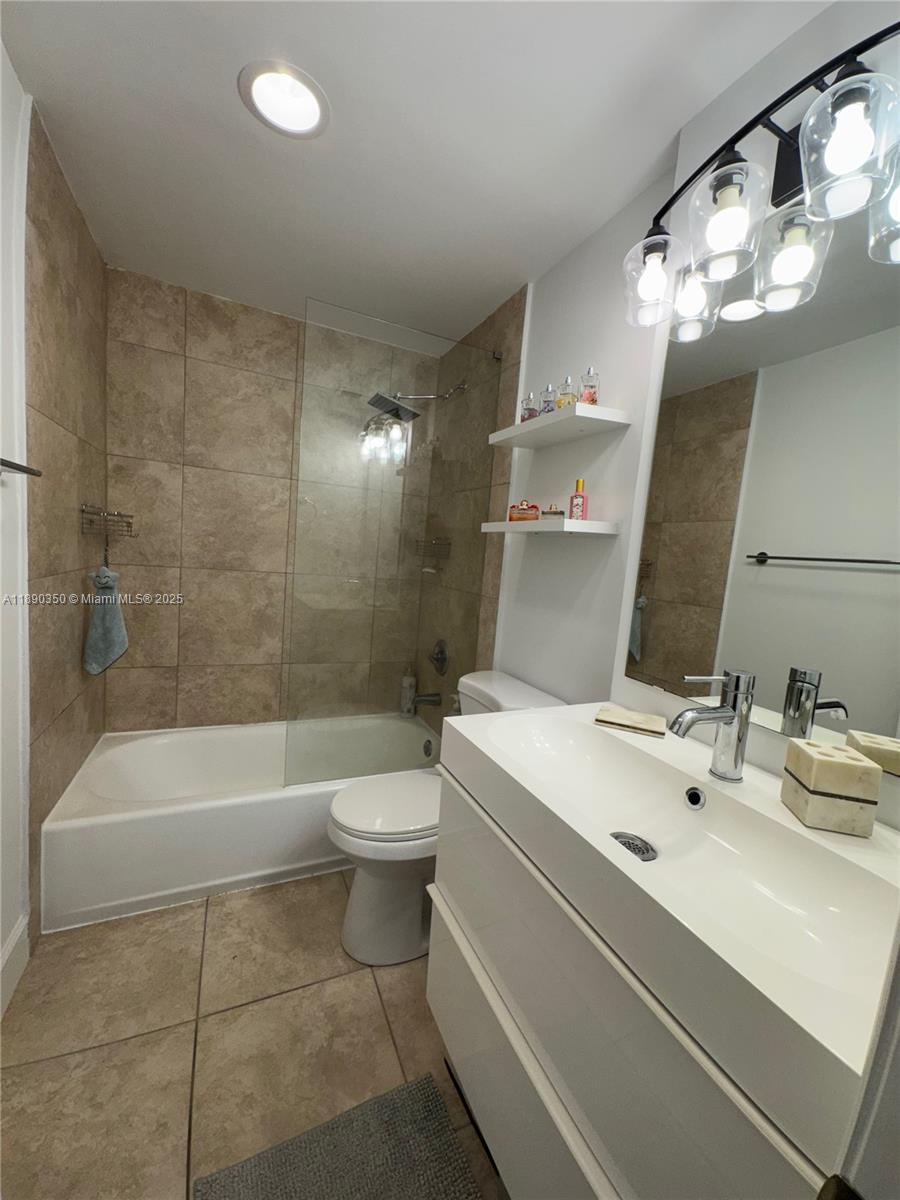 TREASURES ON THE BAY II C - Residential Lease