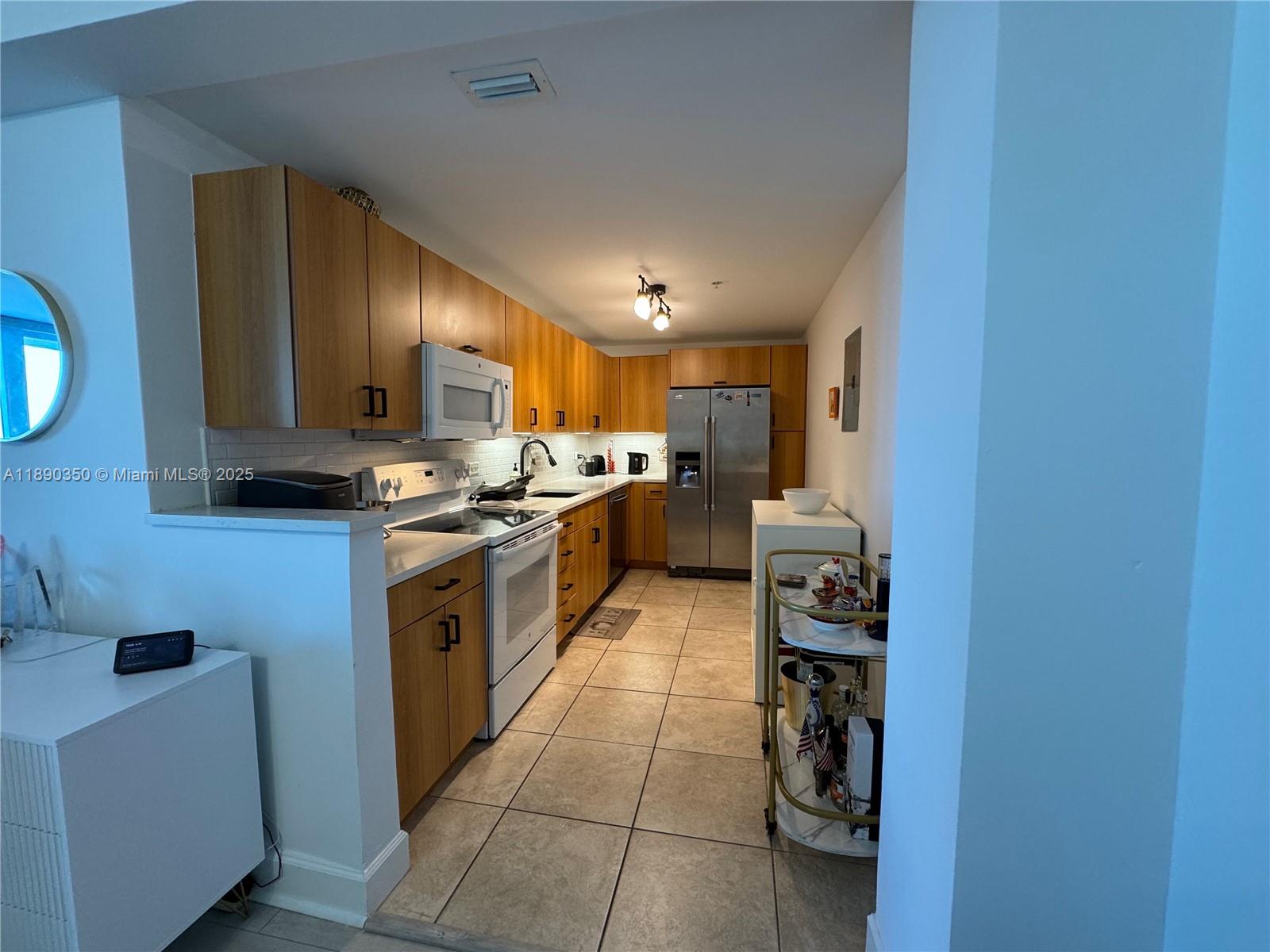 TREASURES ON THE BAY II C - Residential Lease