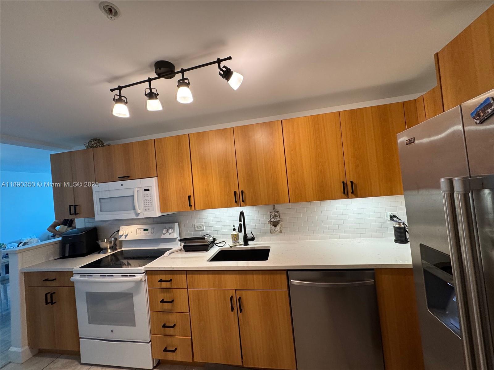 TREASURES ON THE BAY II C - Residential Lease