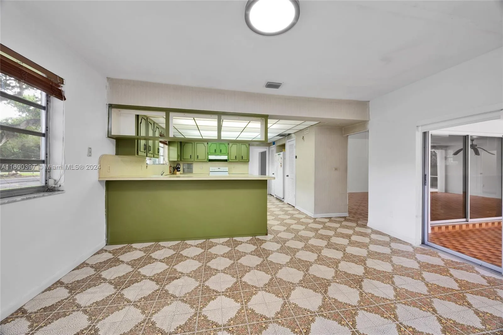 Coral Gables, Florida 33134, United States, 5 Bedrooms Bedrooms, ,3 BathroomsBathrooms,Residential,Active,34092