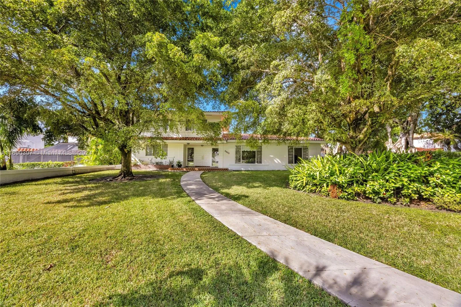 Coral Gables, Florida 33134, United States, 5 Bedrooms Bedrooms, ,3 BathroomsBathrooms,Residential,Active,34092