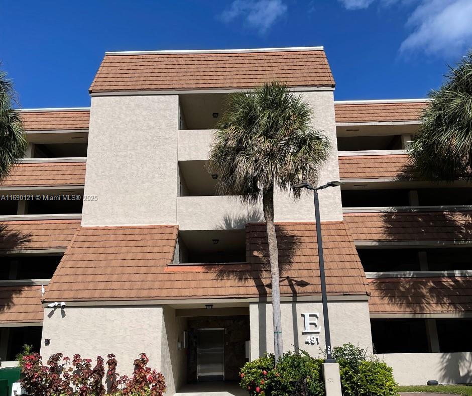 Rental Property at 491 Ives Dairy Rd 302-5, Miami, Broward County, Florida - Bedrooms: 2 
Bathrooms: 2  - $2,400 MO.