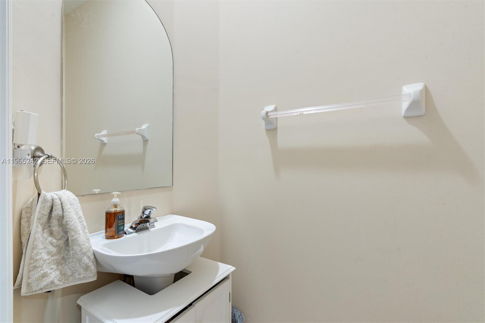 SEMINOLE ESTATES & TOWNHO - Residential