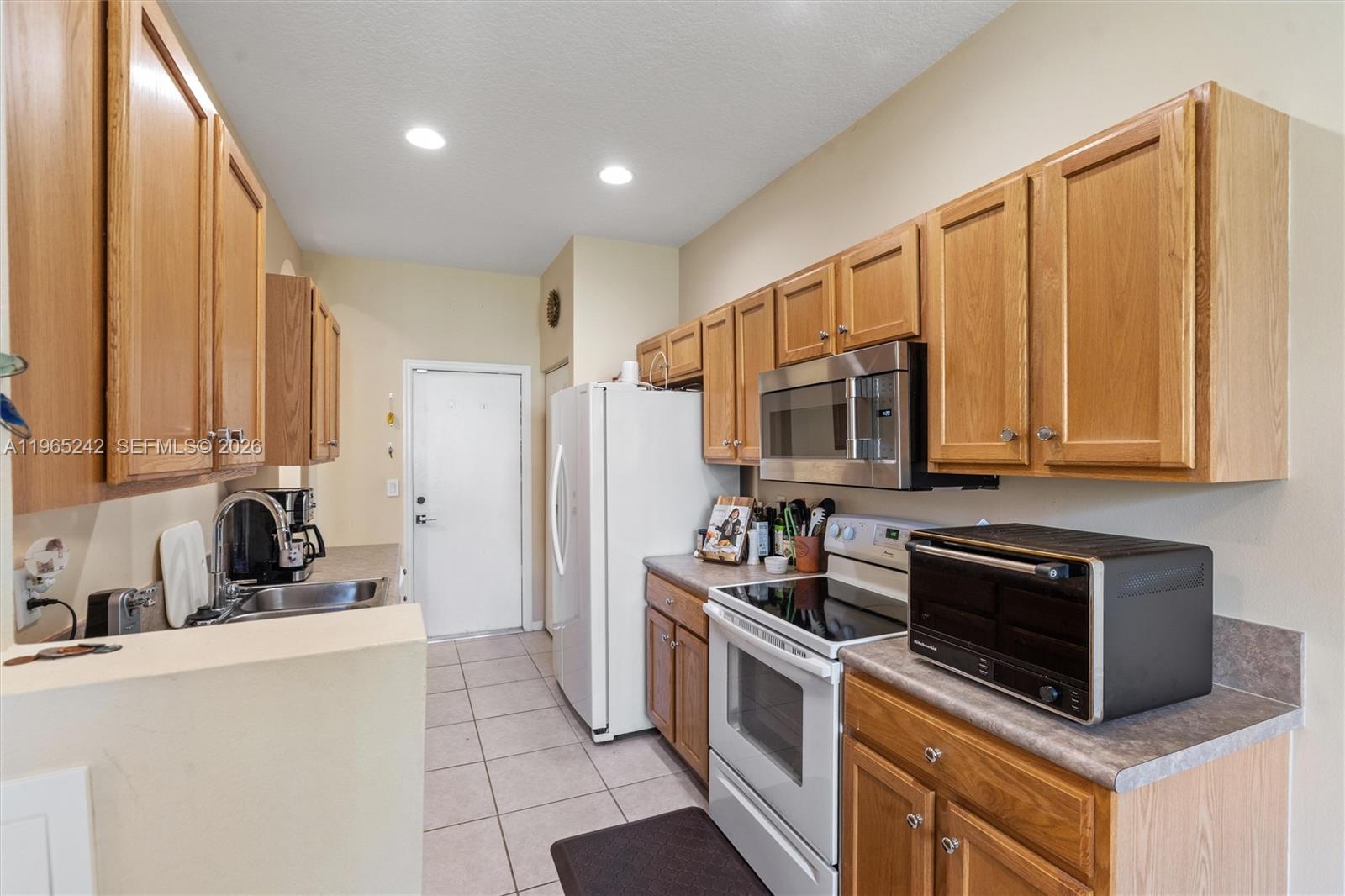 SEMINOLE ESTATES & TOWNHO - Residential