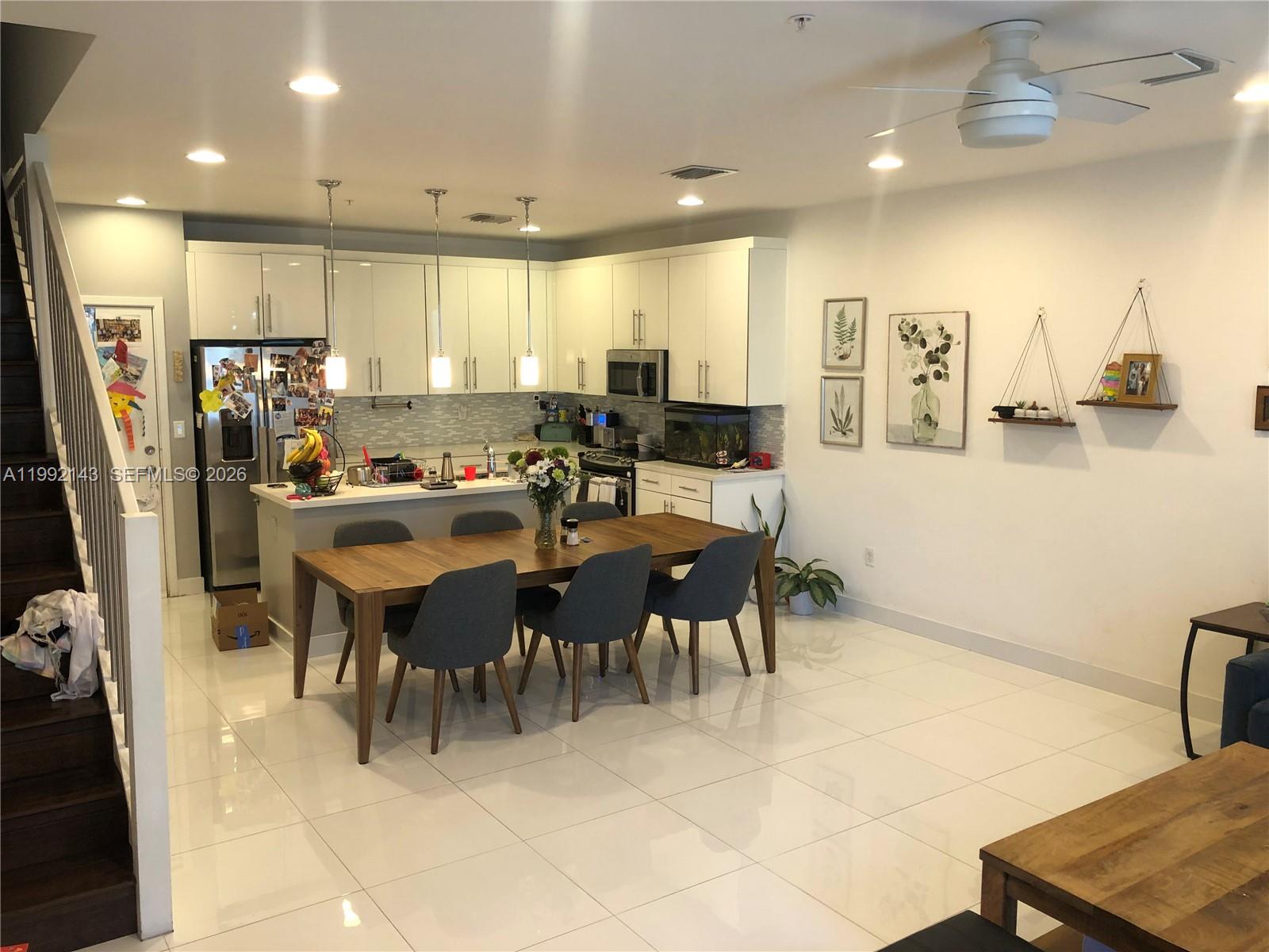WEITZER AVENTURA PLACE CO - Residential Lease