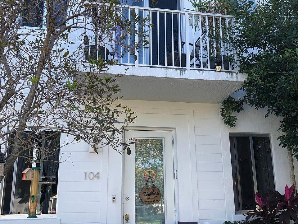 WEITZER AVENTURA PLACE CO - Residential Lease