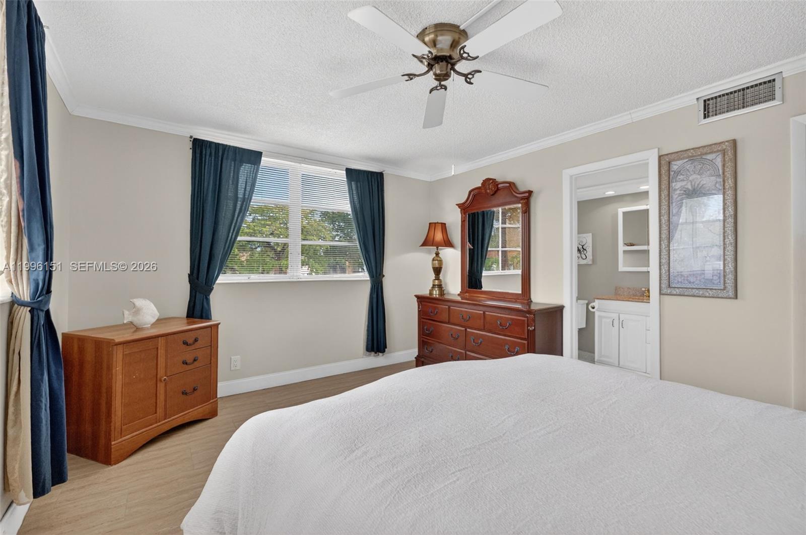 LAUDERDALE OAKS CONDO XII - Residential