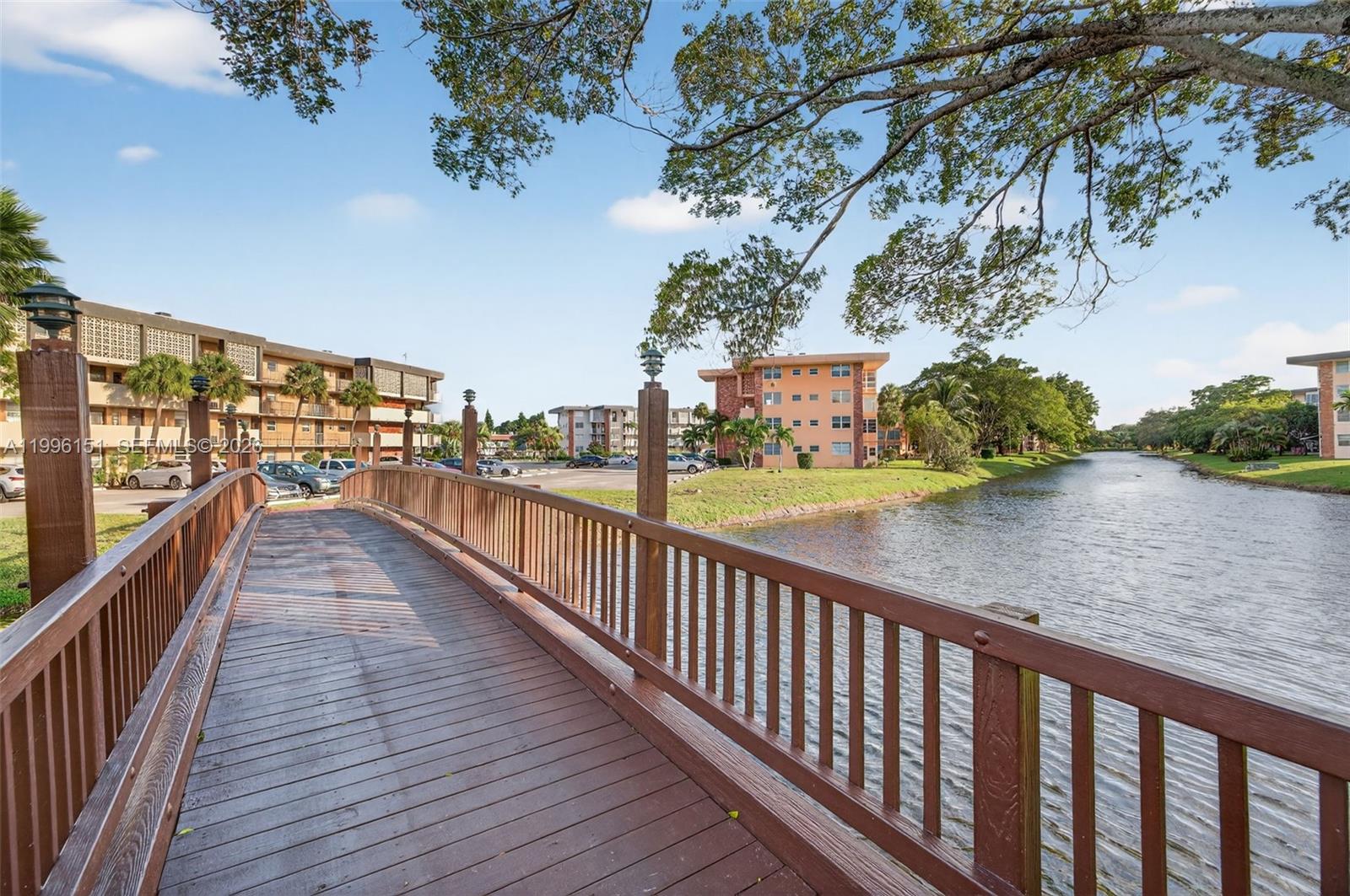 LAUDERDALE OAKS CONDO XII - Residential