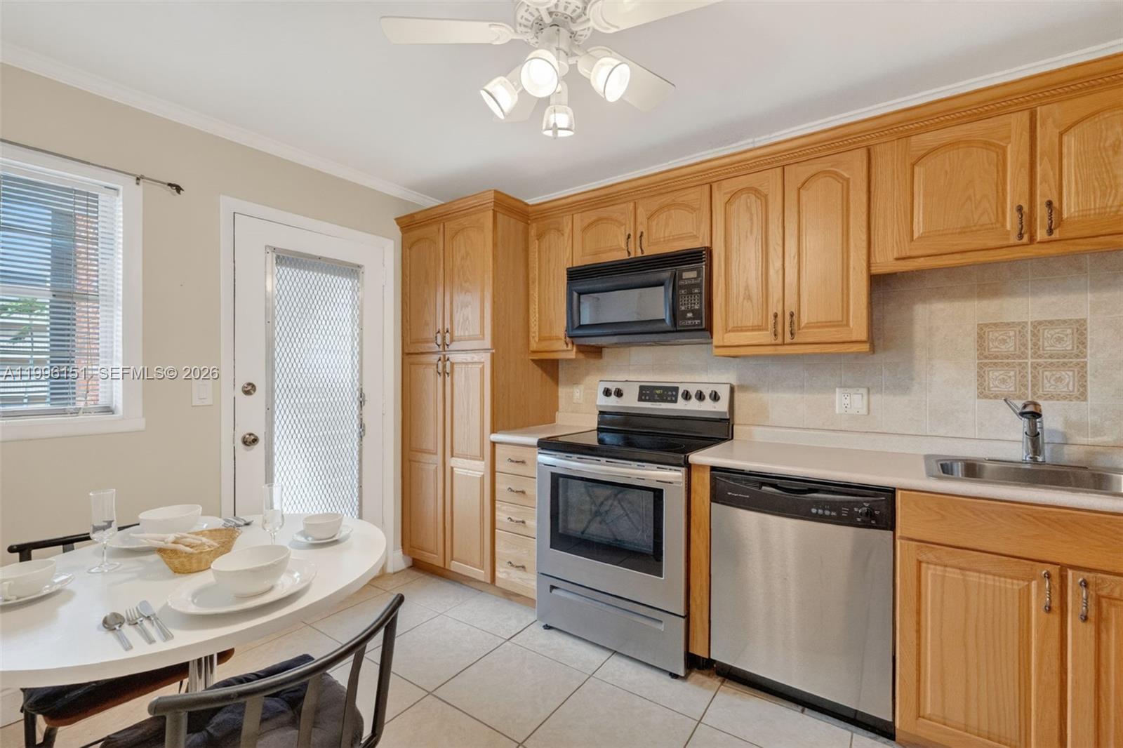 LAUDERDALE OAKS CONDO XII - Residential