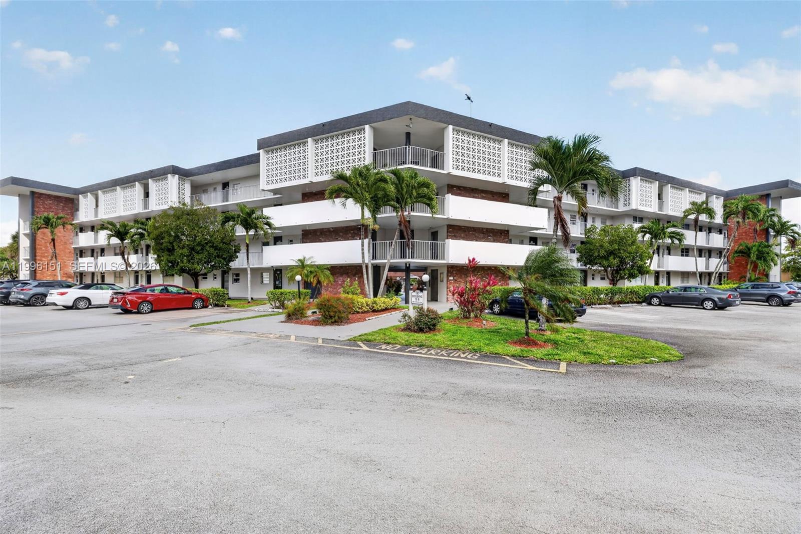 LAUDERDALE OAKS CONDO XII - Residential