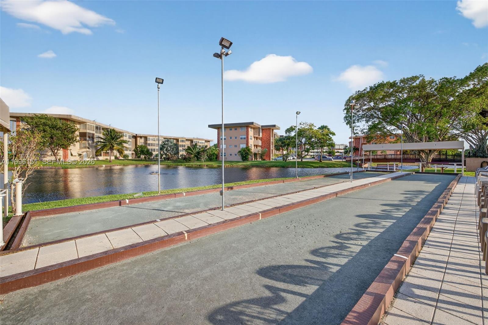 LAUDERDALE OAKS CONDO XII - Residential