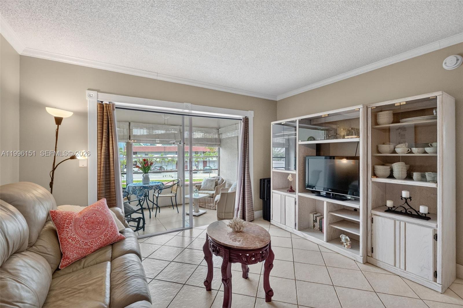 LAUDERDALE OAKS CONDO XII - Residential