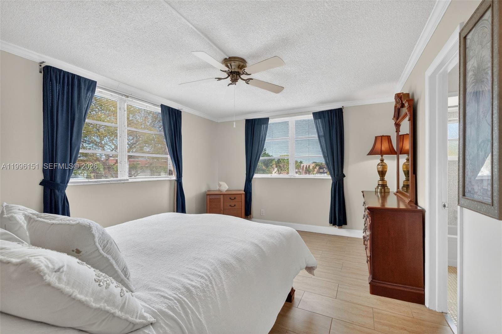 LAUDERDALE OAKS CONDO XII - Residential