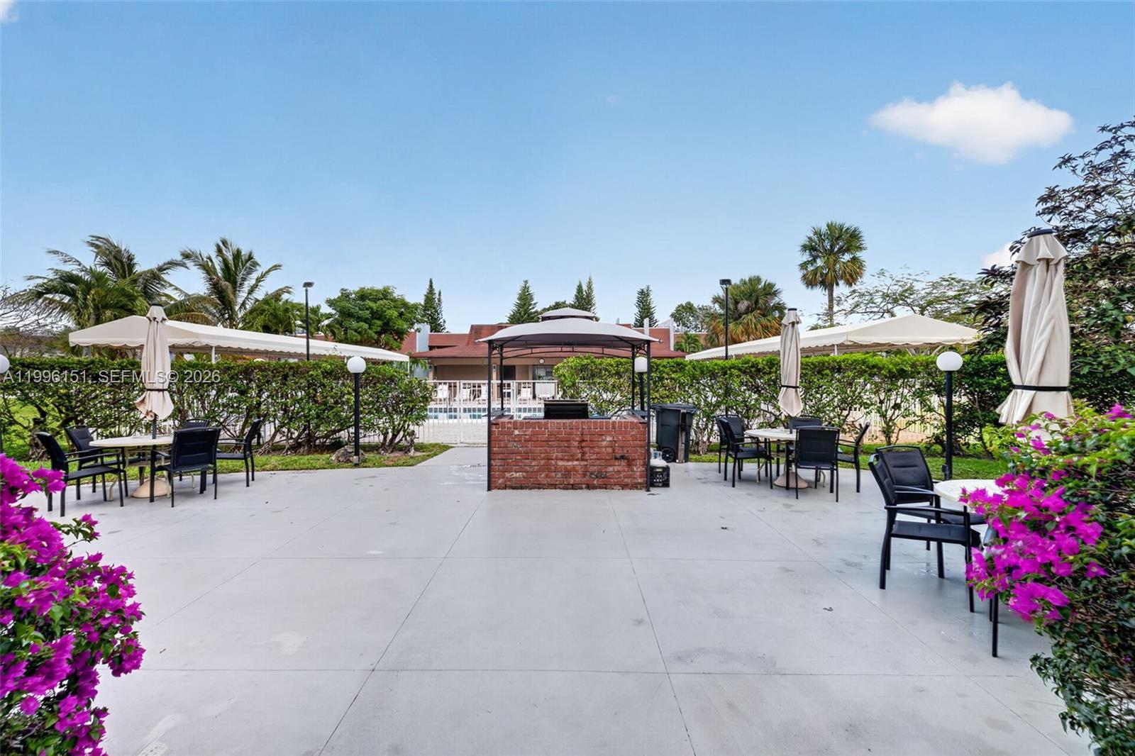 LAUDERDALE OAKS CONDO XII - Residential