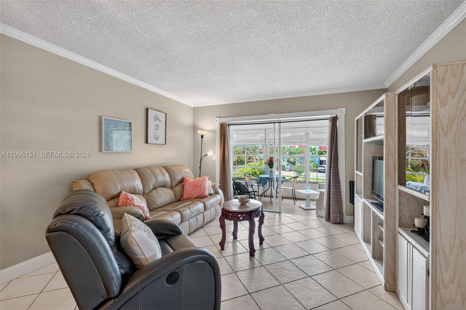 LAUDERDALE OAKS CONDO XII - Residential