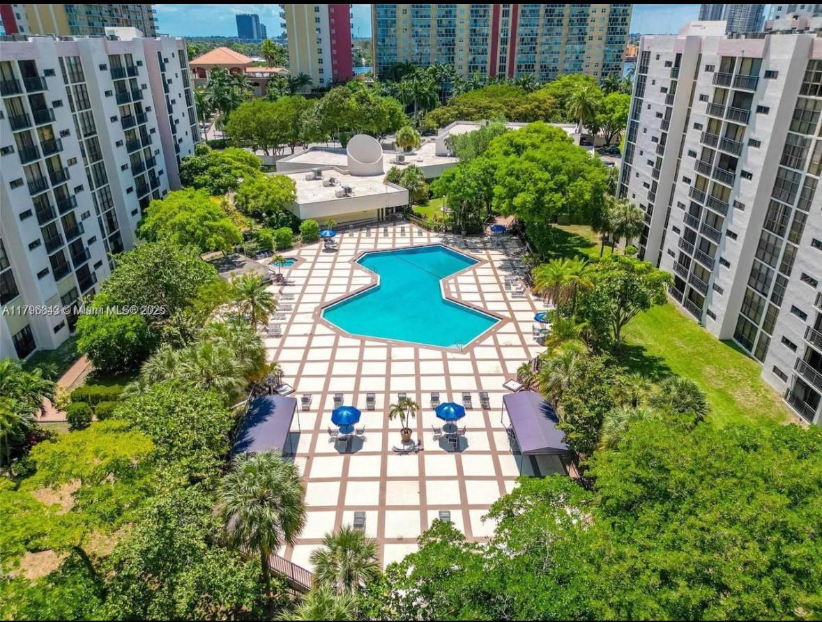 Rental Property at 17011 N Bay Rd 1018, Sunny Isles Beach, Miami-Dade County, Florida - Bedrooms: 1 
Bathrooms: 2  - $1,849 MO.