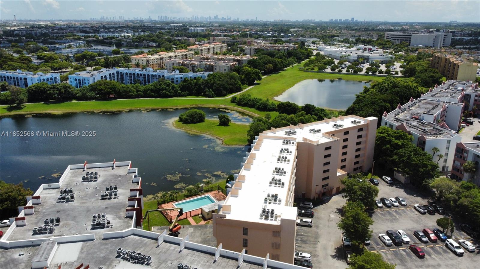 GOLFVIEW CL FONTAINBL PK - Residential