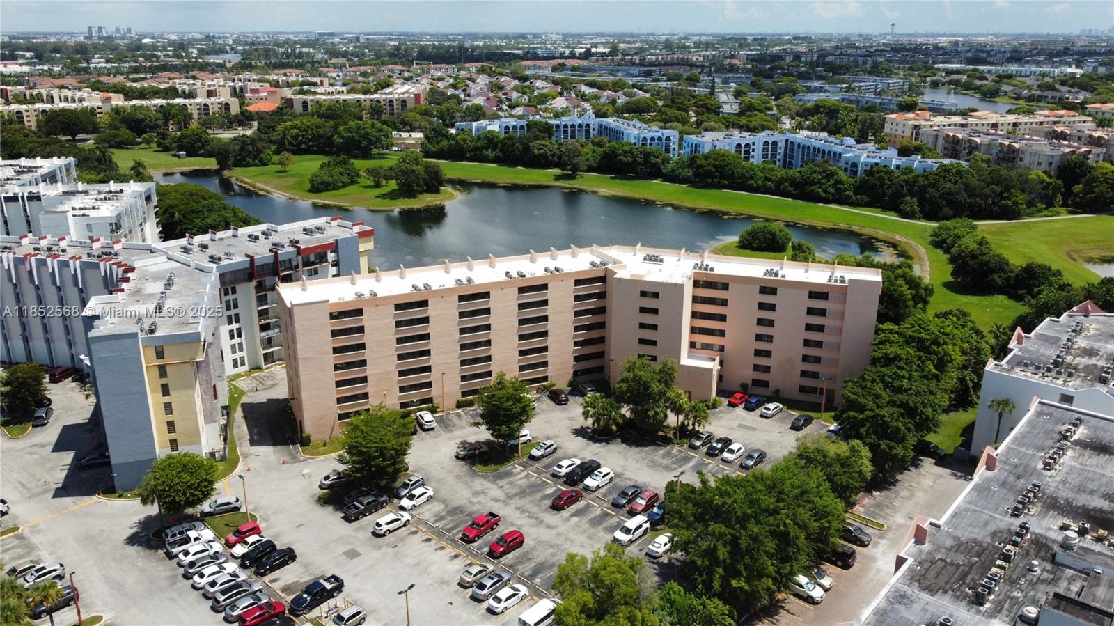 GOLFVIEW CL FONTAINBL PK - Residential