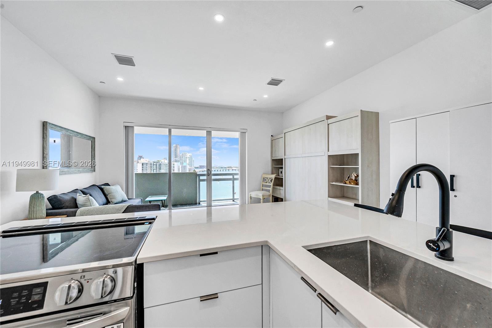 FLAMINGO SOUTH BEACH I CO - Residential Lease