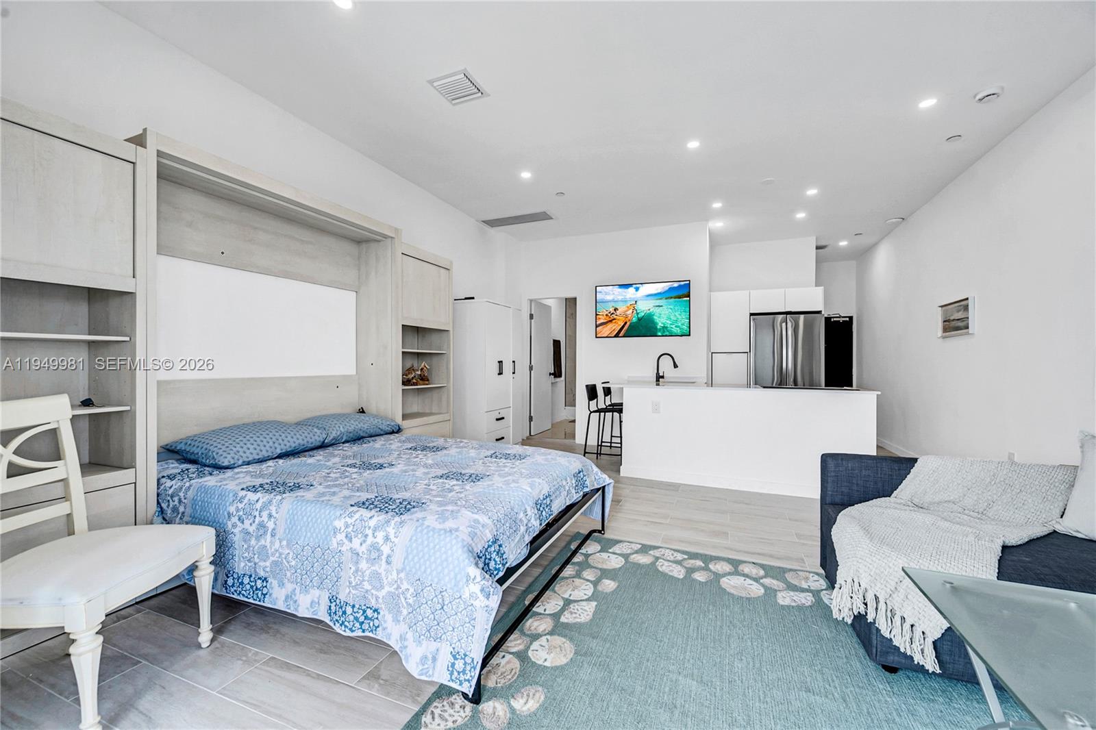 FLAMINGO SOUTH BEACH I CO - Residential Lease