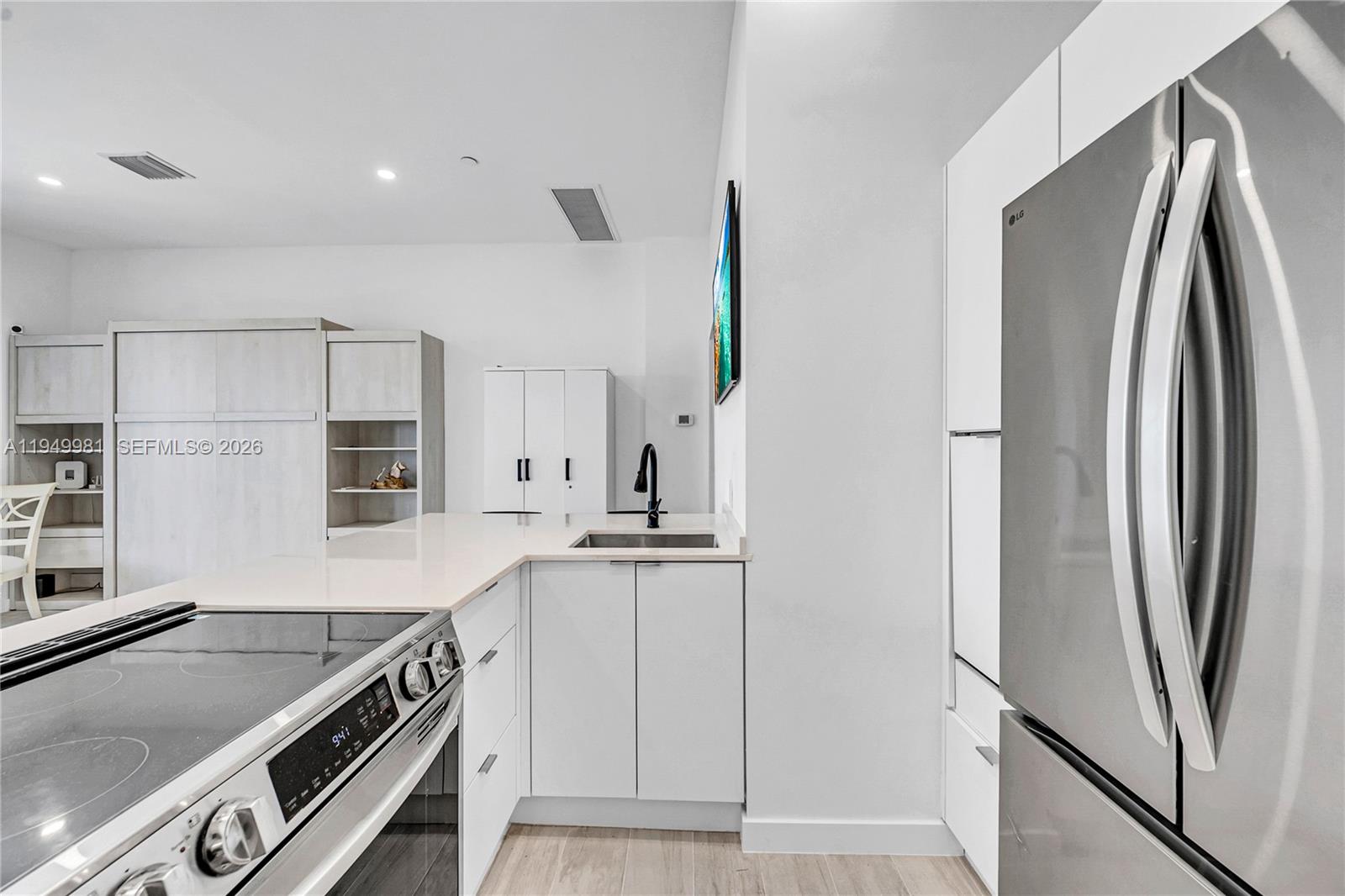 FLAMINGO SOUTH BEACH I CO - Residential Lease