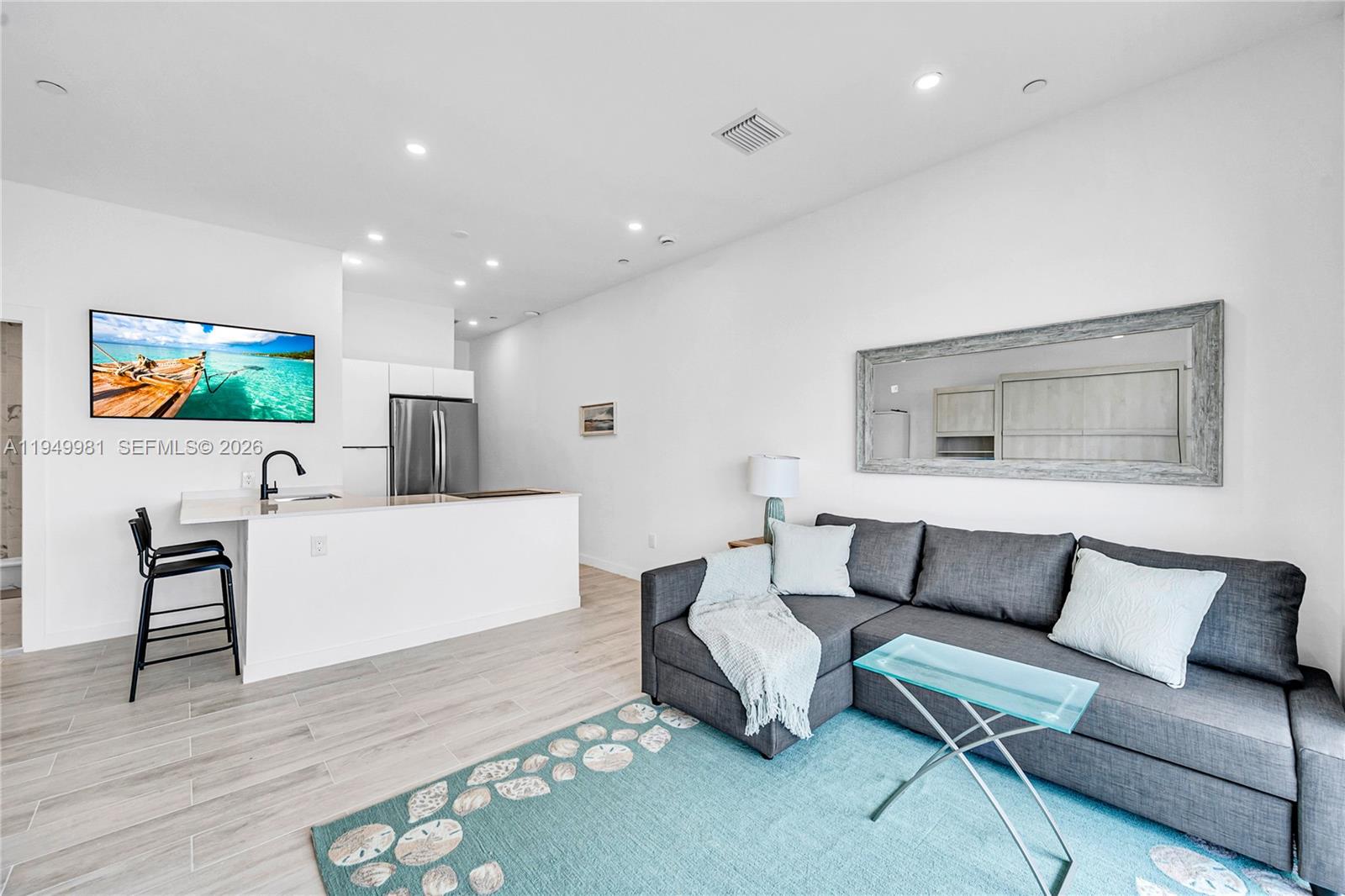 FLAMINGO SOUTH BEACH I CO - Residential Lease