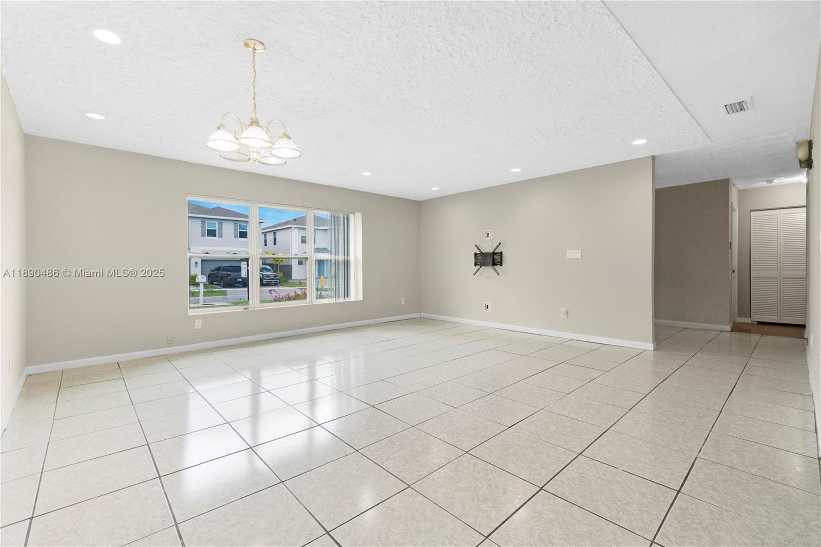 DIXIE HEIGHTS - Residential