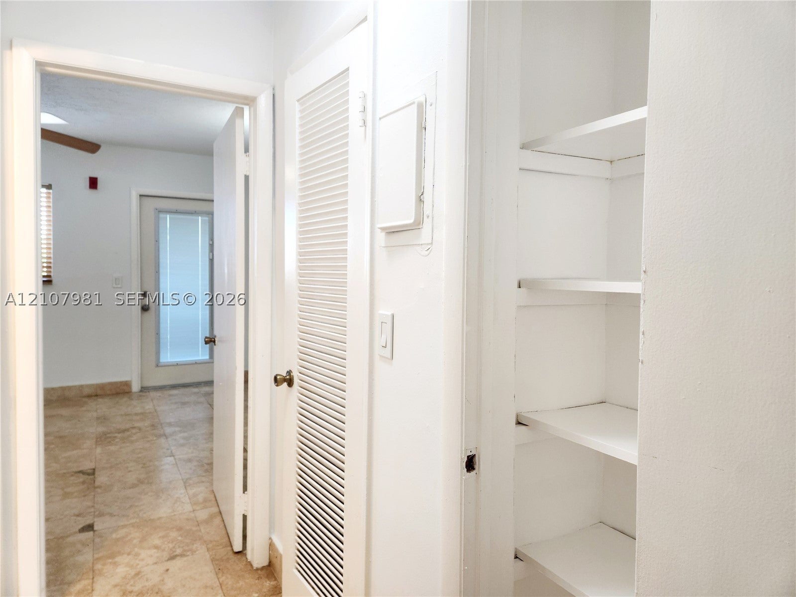 455 Golden Isles Dr 305