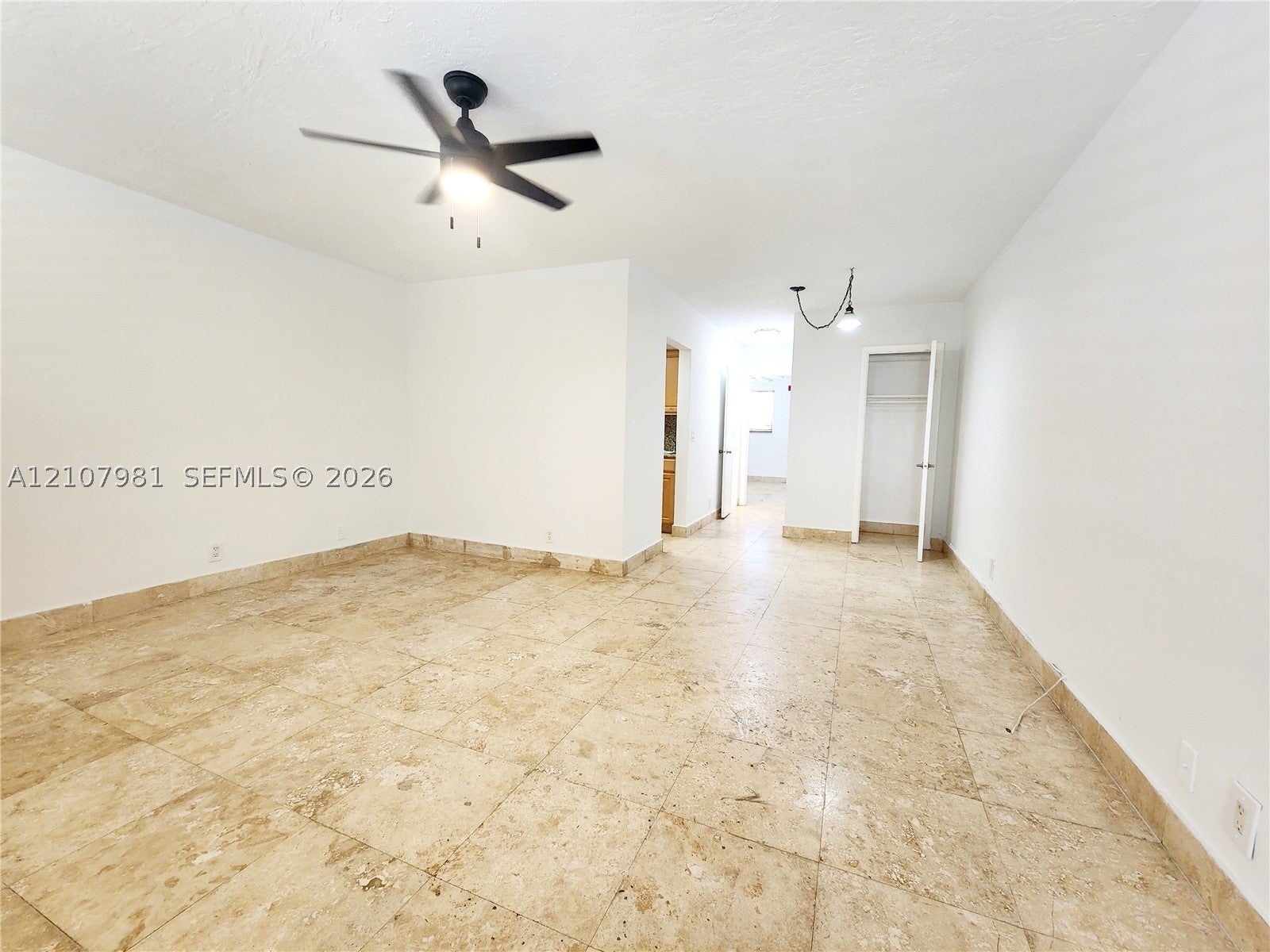 455 Golden Isles Dr 305