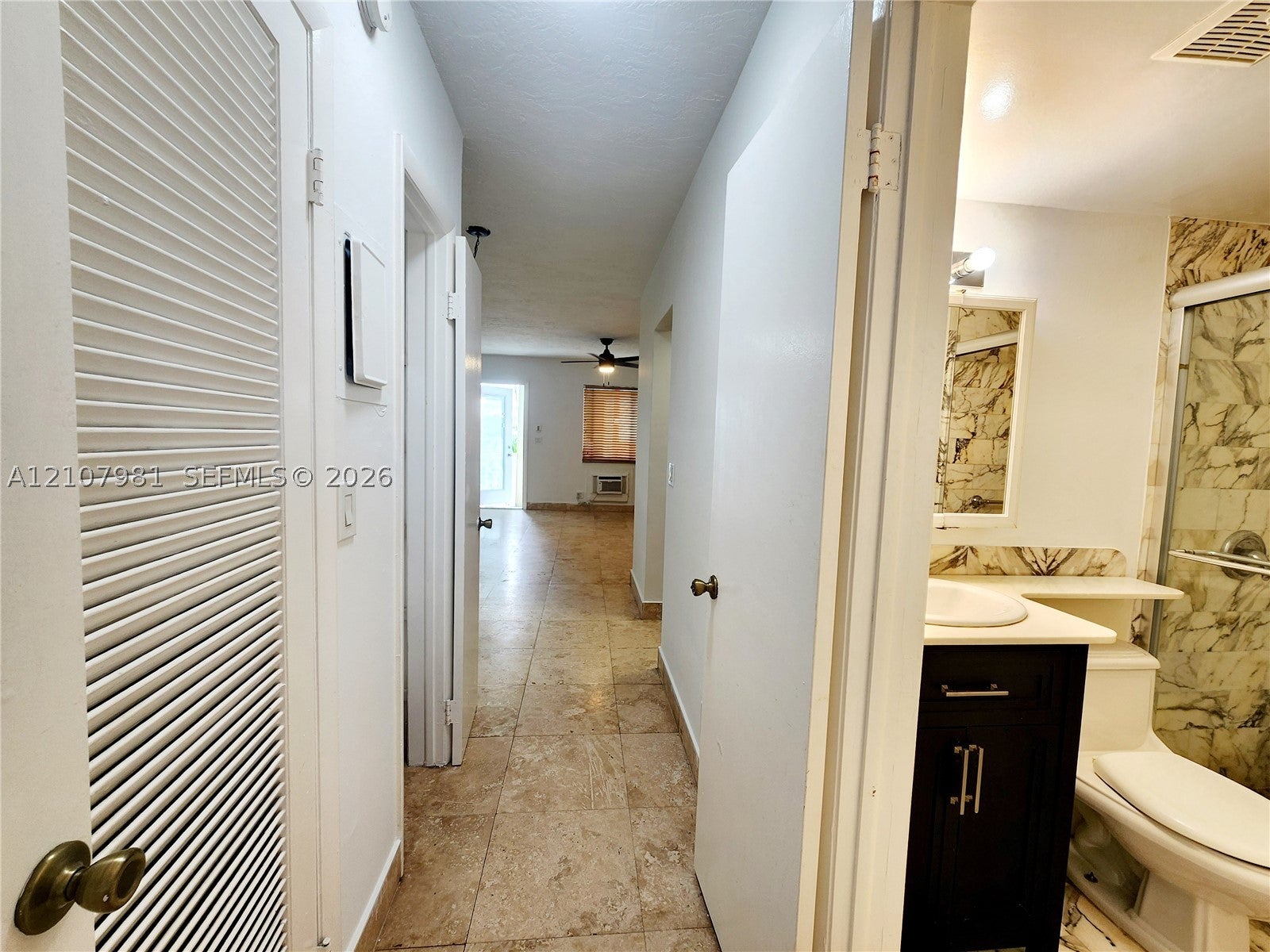 455 Golden Isles Dr 305