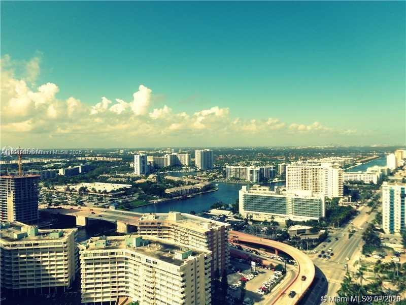 BEACH CLUB CONDO - Residential Lease