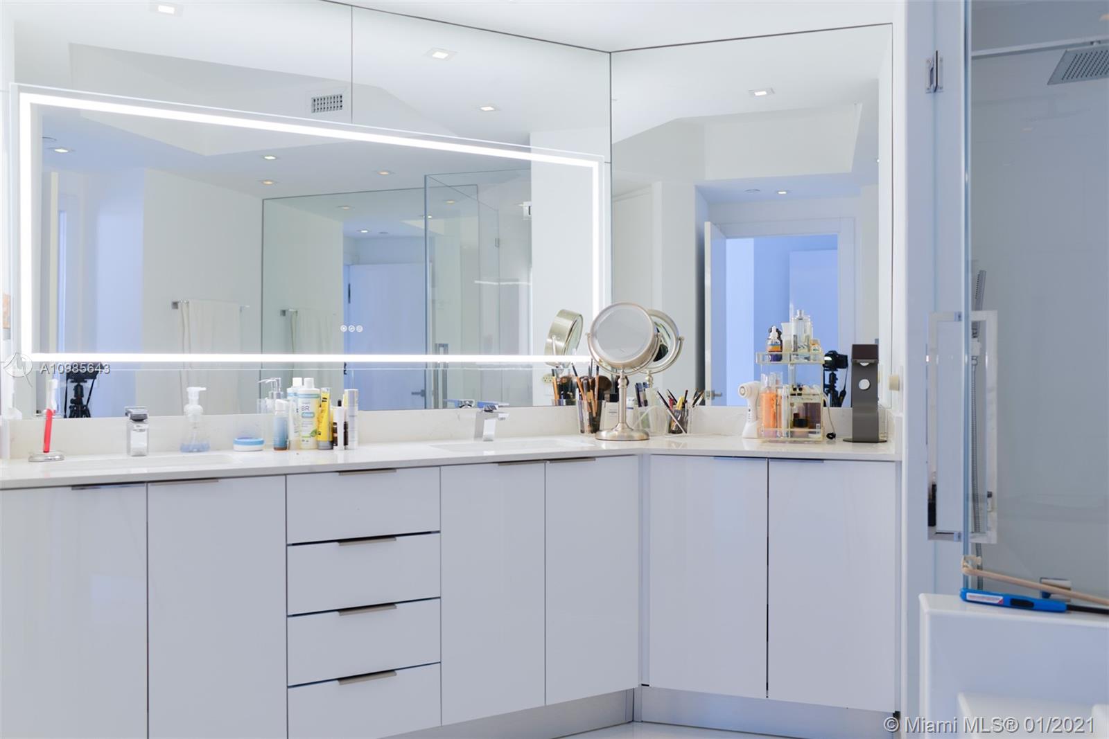 GREEN DIAMOND CONDO - Residential