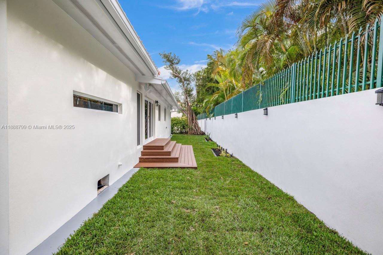 CRYSTAL VIEW - Residential Lease