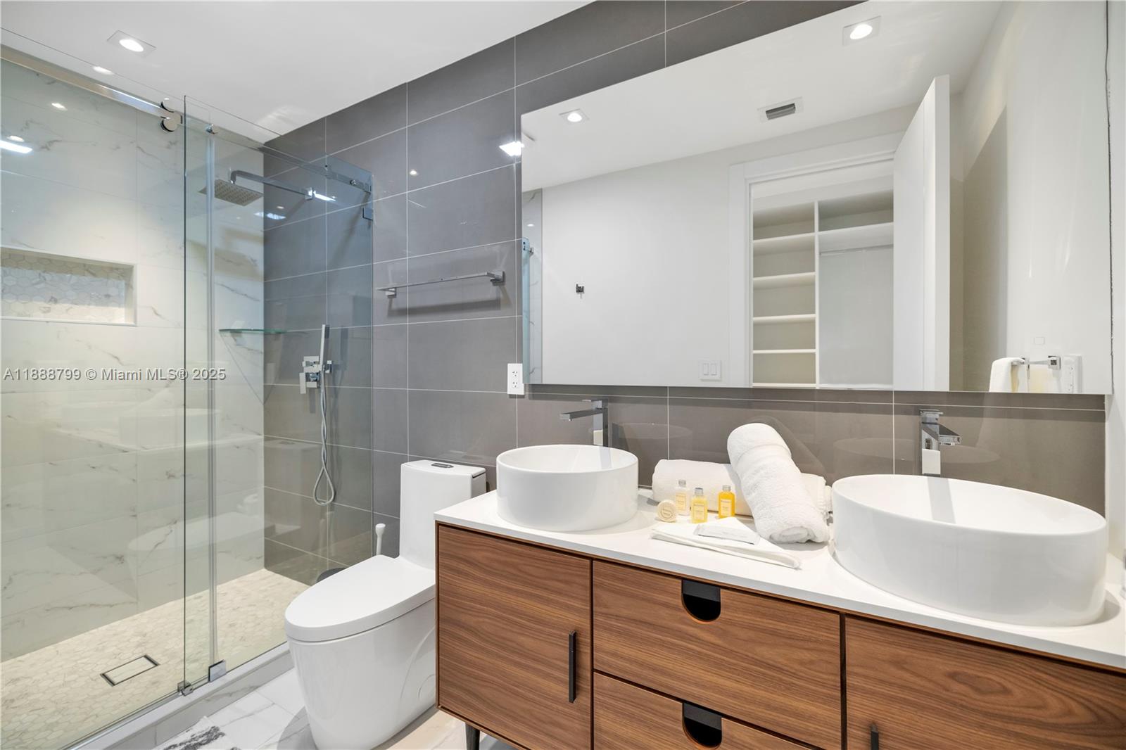 CRYSTAL VIEW - Residential Lease