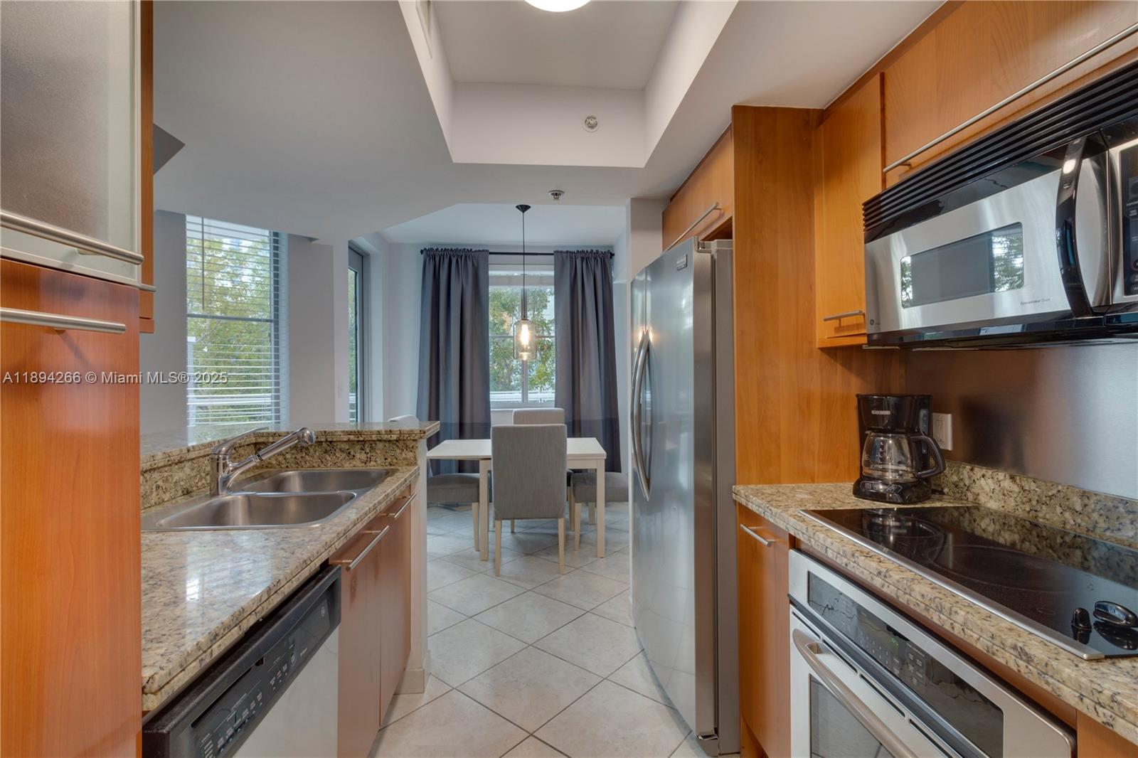 THE COSMOPOLITAN RESIDENC - Residential Lease