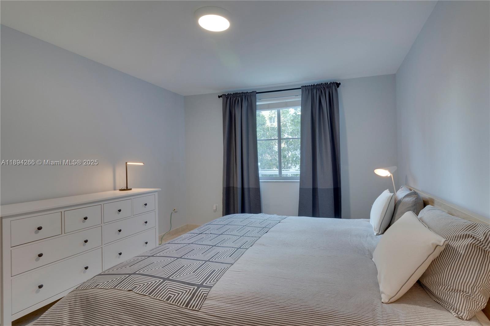 THE COSMOPOLITAN RESIDENC - Residential Lease