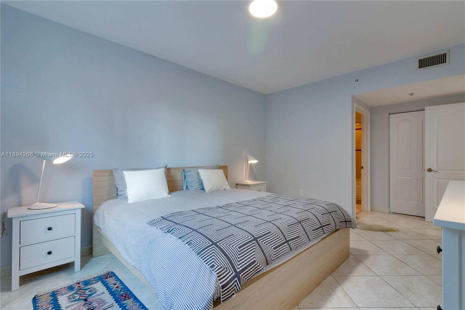 THE COSMOPOLITAN RESIDENC - Residential Lease