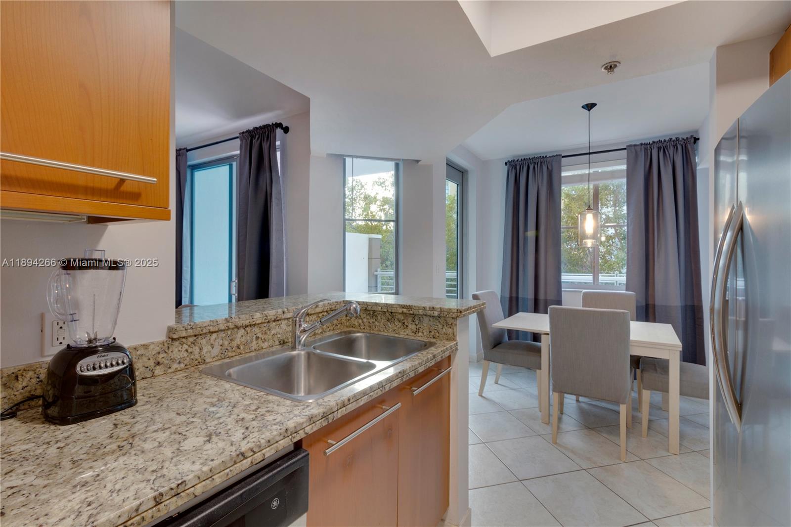 THE COSMOPOLITAN RESIDENC - Residential Lease