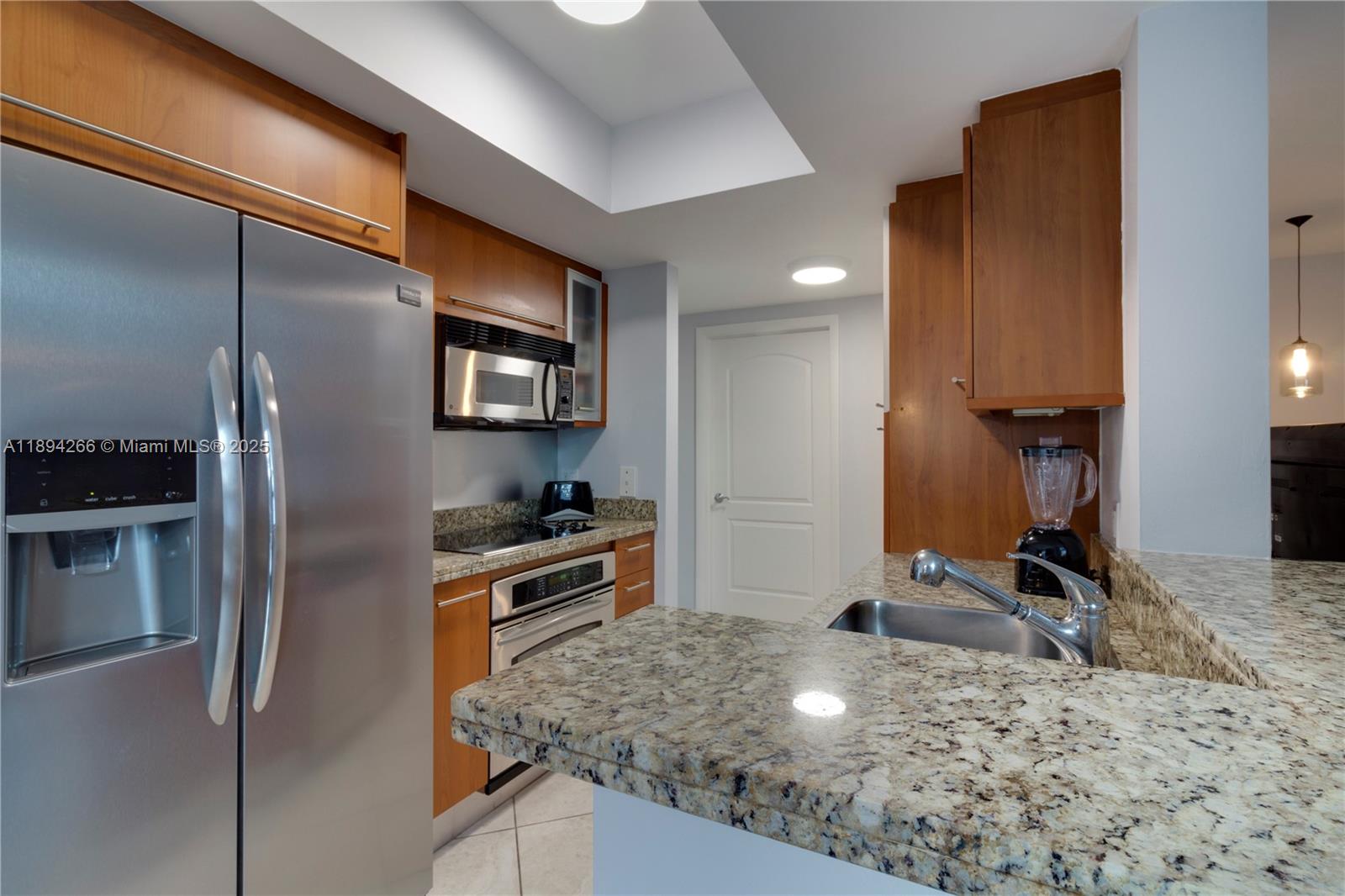 THE COSMOPOLITAN RESIDENC - Residential Lease